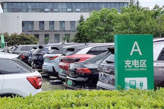 上半年全國新增130萬臺充電樁！新增充電樁相關企業近4萬家