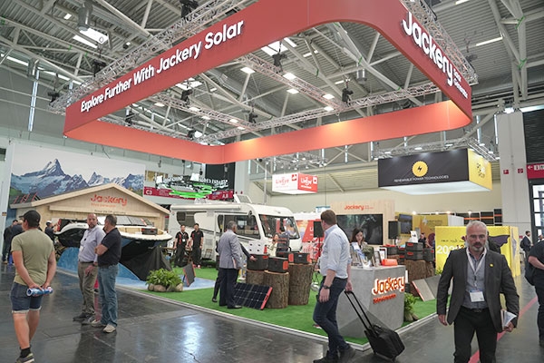 華寶新能新一代光充戶(hù)外電源Jackery電小二2000 Plus首發(fā)亮相