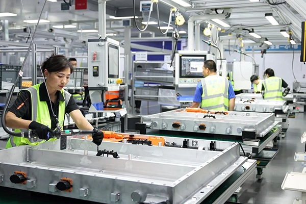 10億元！年產15萬臺套！吉利北方最大動力電池制造基地投產