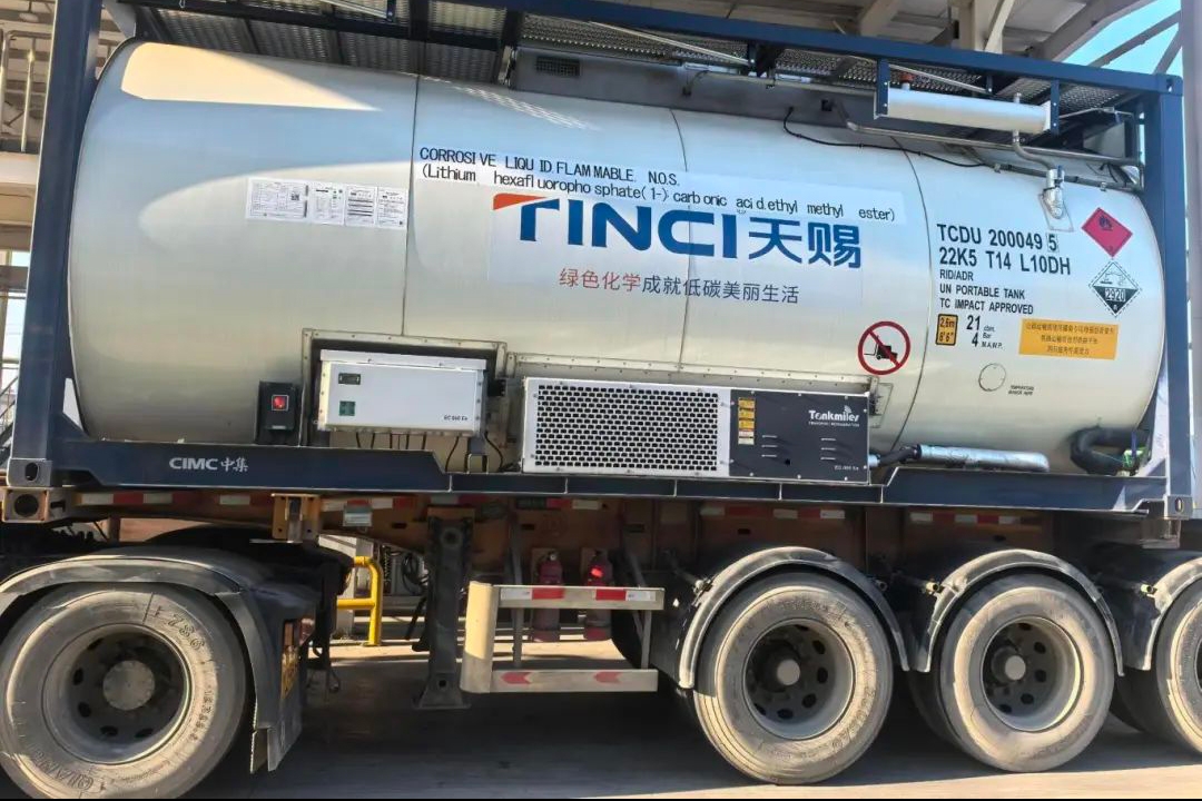 【電解液周報(bào)】前11月我國(guó)磷酸鐵鋰電池用電解液需求92.8萬(wàn)噸！天賜溧陽(yáng)電解液首次出口