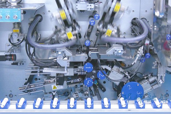 11億元！四川邛崍一錳酸鋰電池項目下線