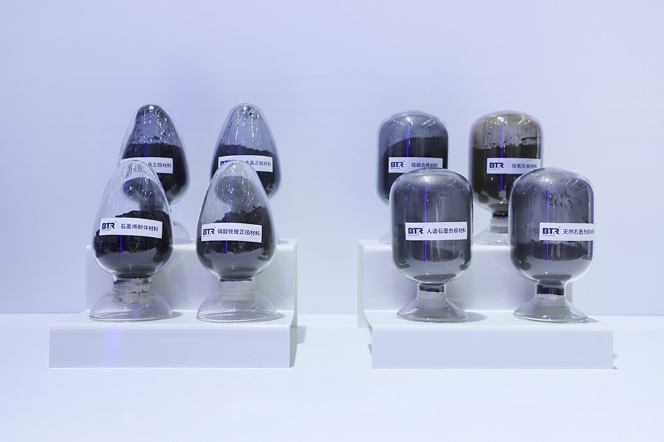 鐵鋰主導、負極壟斷!上半年中國四大電池材料橫掃全球