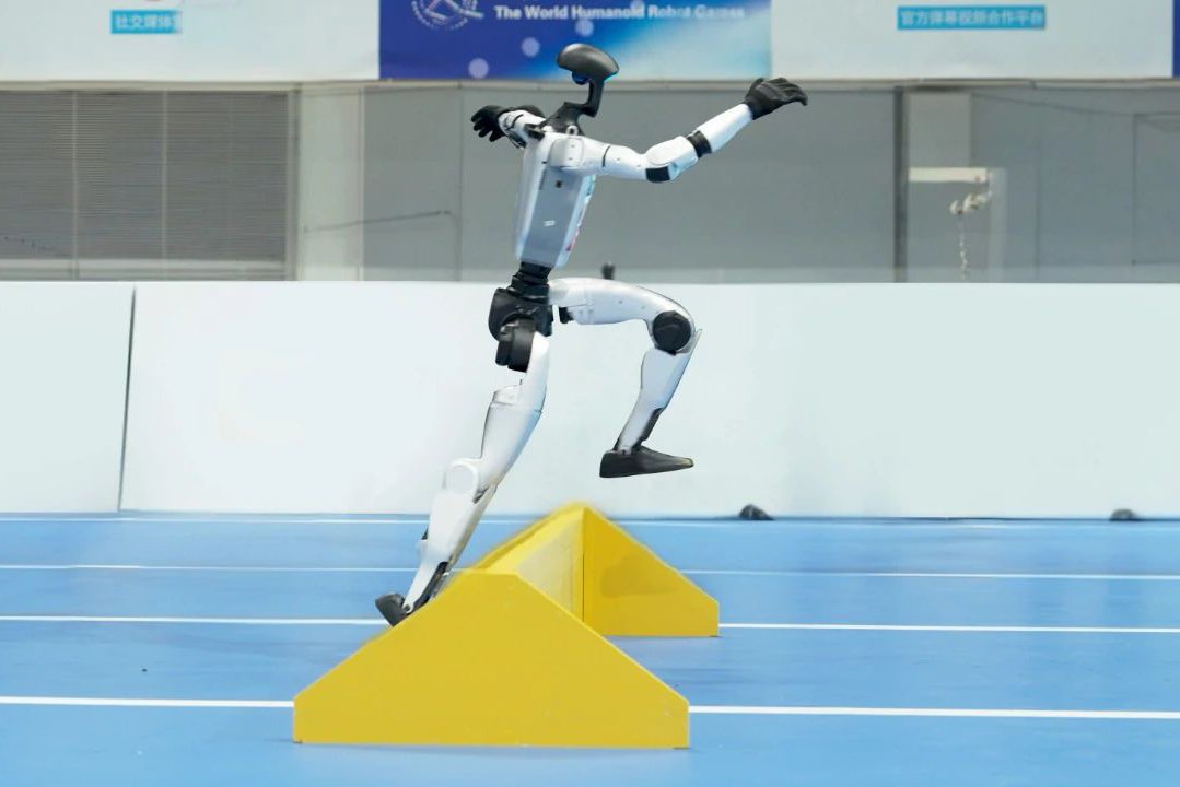 人形機(jī)器人將“反超”人類(lèi)？別盯固態(tài)電池了，還有新風(fēng)口！
