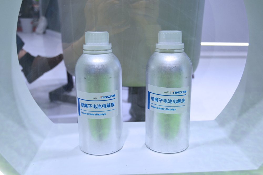 400億元！近160萬噸！天賜材料獲兩大電池頭部企業(yè)電解液大單