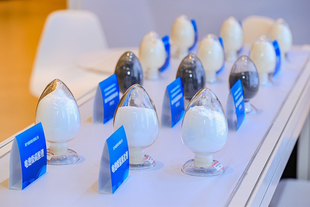 10萬元/噸!碳酸鋰價格關(guān)鍵節(jié)點再現(xiàn),上市公司忙鎖單!