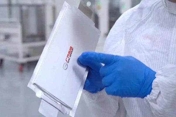 國內(nèi)首條大容量全固態(tài)電池產(chǎn)線建成 計劃明年裝車實(shí)驗(yàn)