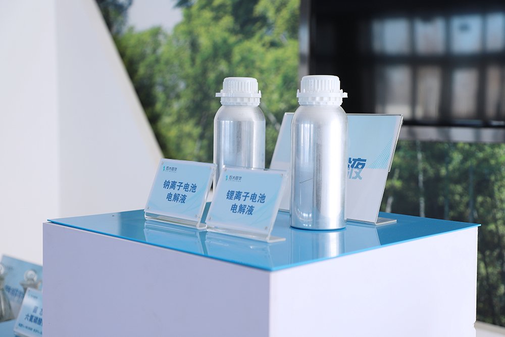 電解液賽道“漲”聲雷動!他們還直喊:虧了虧了?