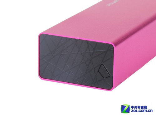 機身另一端設置了電源開關和電量指示燈