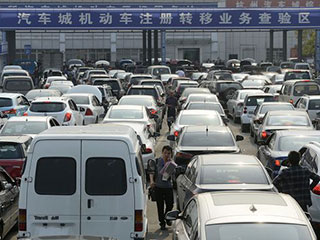 杭州出臺機動車限牌限行方案