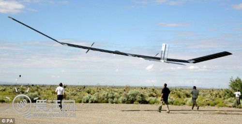 扎克伯格：Facebook將用太陽能動力 激光通信