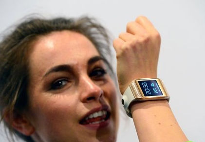 雷軍就知道喝“小米粥” 不看好智能可穿戴設備