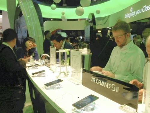 中國國產(chǎn)智能機(jī)異軍突起 對三星蘋果造成攻勢