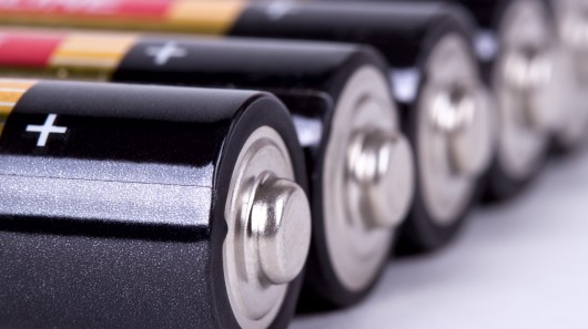 新型“水性”有機電池可搭建成大型能量庫