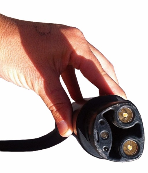 電動車快充接口三大標準廝殺 日系CHAdeMO獨占鰲頭 電動車快充接口三大標準廝殺 日系CHAdeMO獨占鰲頭