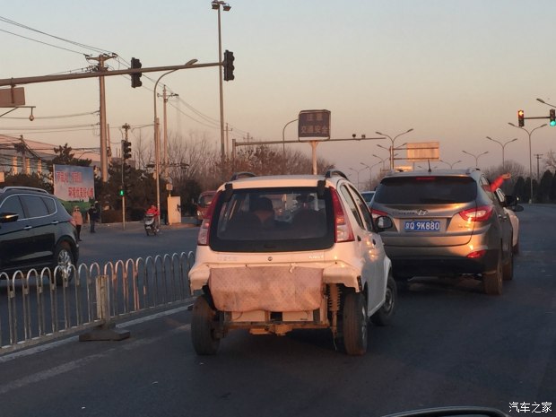 疑似知豆電動(dòng)車自燃凸顯低速電動(dòng)車危機(jī)12