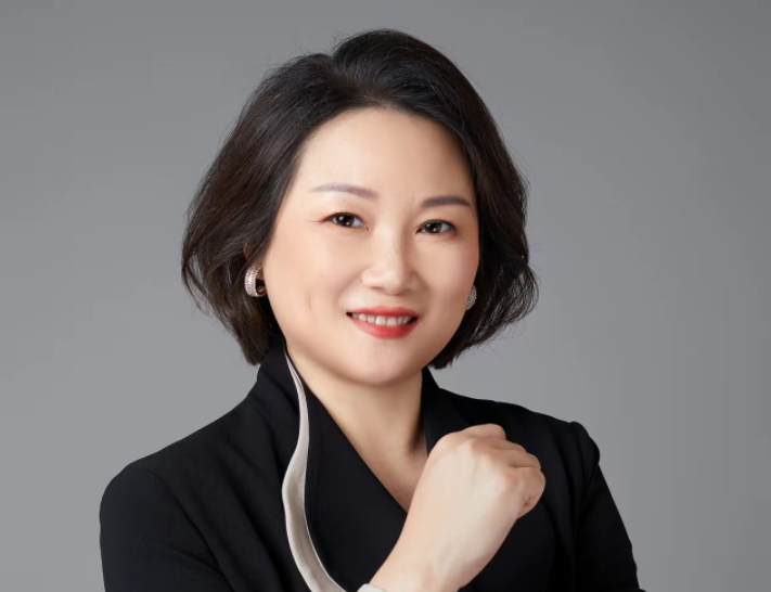 長(zhǎng)信化學(xué)何蕾：祝各位龍年大吉大利，萬(wàn)事如意！