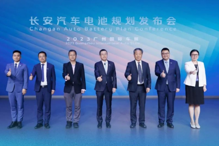 長(zhǎng)安汽車(chē)擬投入百億資金 2024年電池團(tuán)隊(duì)規(guī)模達(dá)3000人