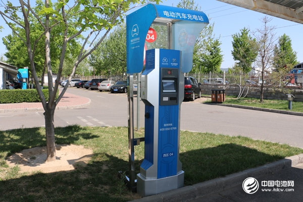 交通運(yùn)輸部：截至10月底全國高速公路服務(wù)區(qū)建成2萬個(gè)充電樁