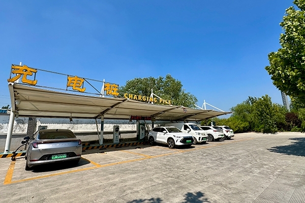 1-11月我國(guó)充電基礎(chǔ)設(shè)施增量超305萬(wàn)臺(tái) 換電站保有量3394座