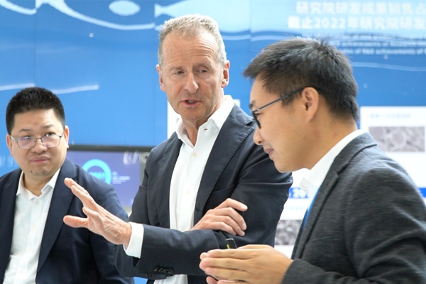 大眾集團前CEO迪斯與貝特瑞高層對話 聚焦電動汽車材料技術前沿