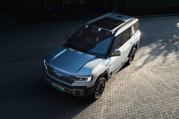 2月我國新能源汽車銷售89.2萬輛 純電銷量領(lǐng)先混動(dòng)近20萬輛