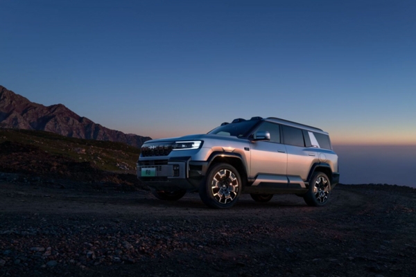 比亞迪華為聯(lián)合發(fā)布！這一新能源車國(guó)貨旗艦來了！