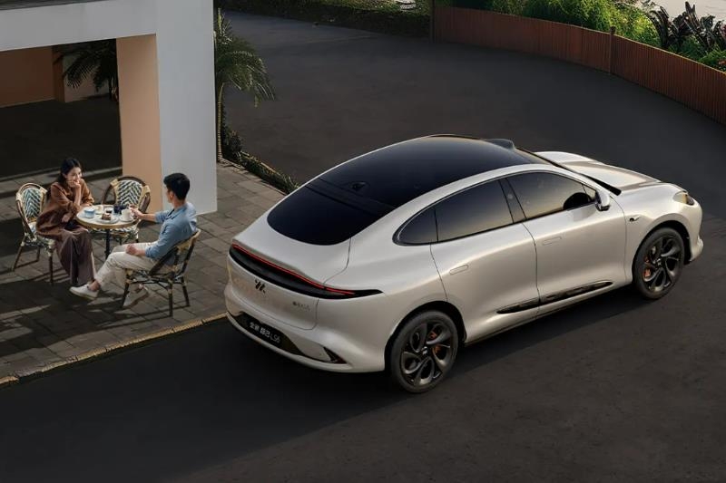 智己汽車換帥：王曉秋卸任董事長(zhǎng) 賈健旭接任