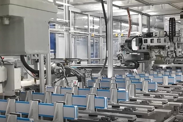 我國現(xiàn)存動(dòng)力電池相關(guān)企業(yè)1.5萬家 千萬級(jí)以上企業(yè)占比37.4%