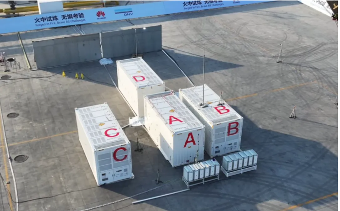 火中試煉 無(wú)懼考驗(yàn)：華為完成智能組串式構(gòu)網(wǎng)型儲(chǔ)能極限燃燒試驗(yàn)