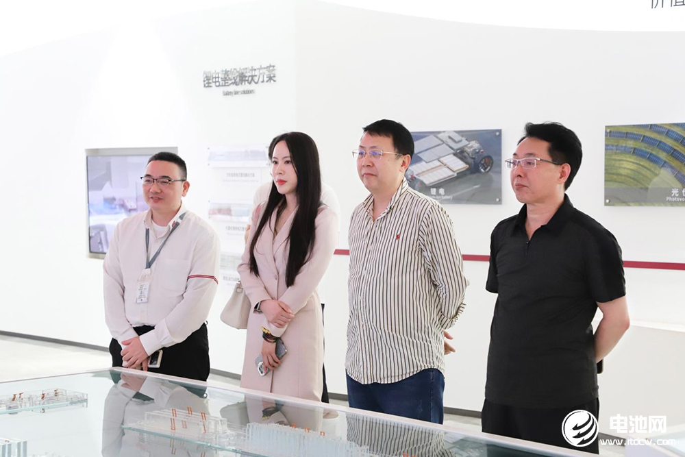 中國電池新能源產(chǎn)業(yè)鏈調(diào)研采訪團(tuán)（廣東站）一行到訪利元亨