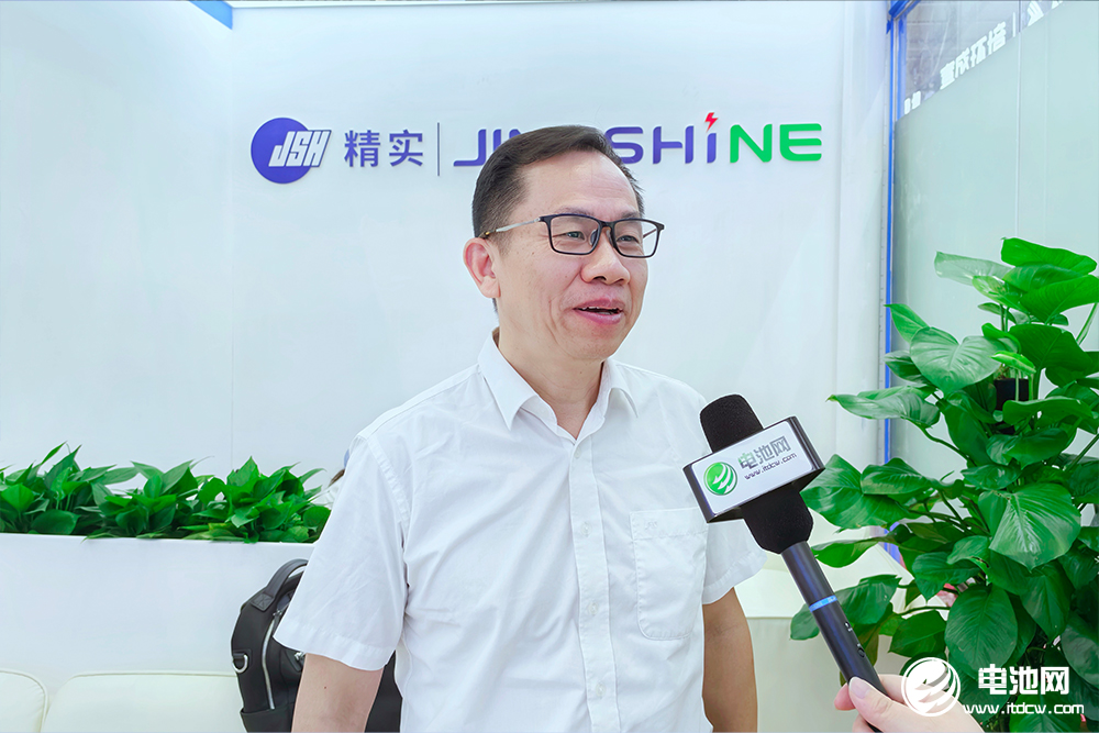 精實機電董事長黃劍波