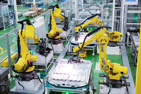 董揚(yáng)：中國(guó)動(dòng)力電池產(chǎn)業(yè)短板及應(yīng)對(duì)之策