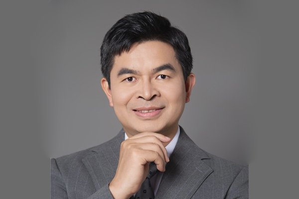 逐夢商海十八載，鄒偉華：以匠心鑄就鋰電池充電器傳奇！