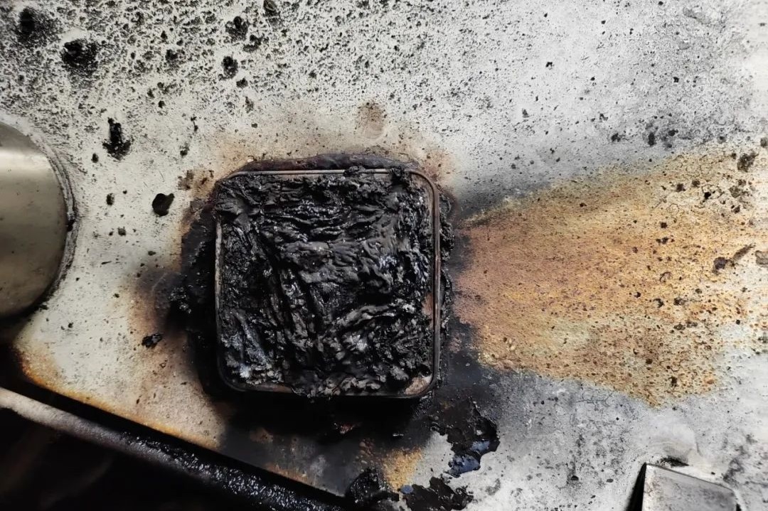 充電寶鋰電池發生熱失控 圖源：北京消防