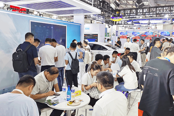 補能新突破 特來電高低壓一體化群充電系統亮相北京充換電展 補能新突破 特來電高低壓一體化群充電系統亮相北京充換電展