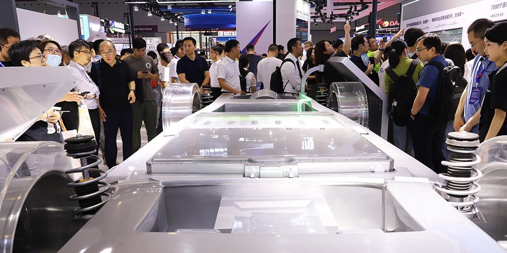 407家鋰電A股期中考：總營收2.85萬億，超七成盈利，百余家虧損！