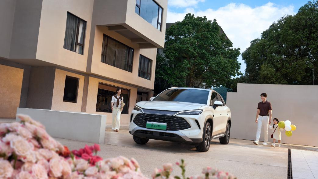 9.98萬起，2026款宋L DM-i上市，純電續(xù)航200km，標(biāo)配云輦C！