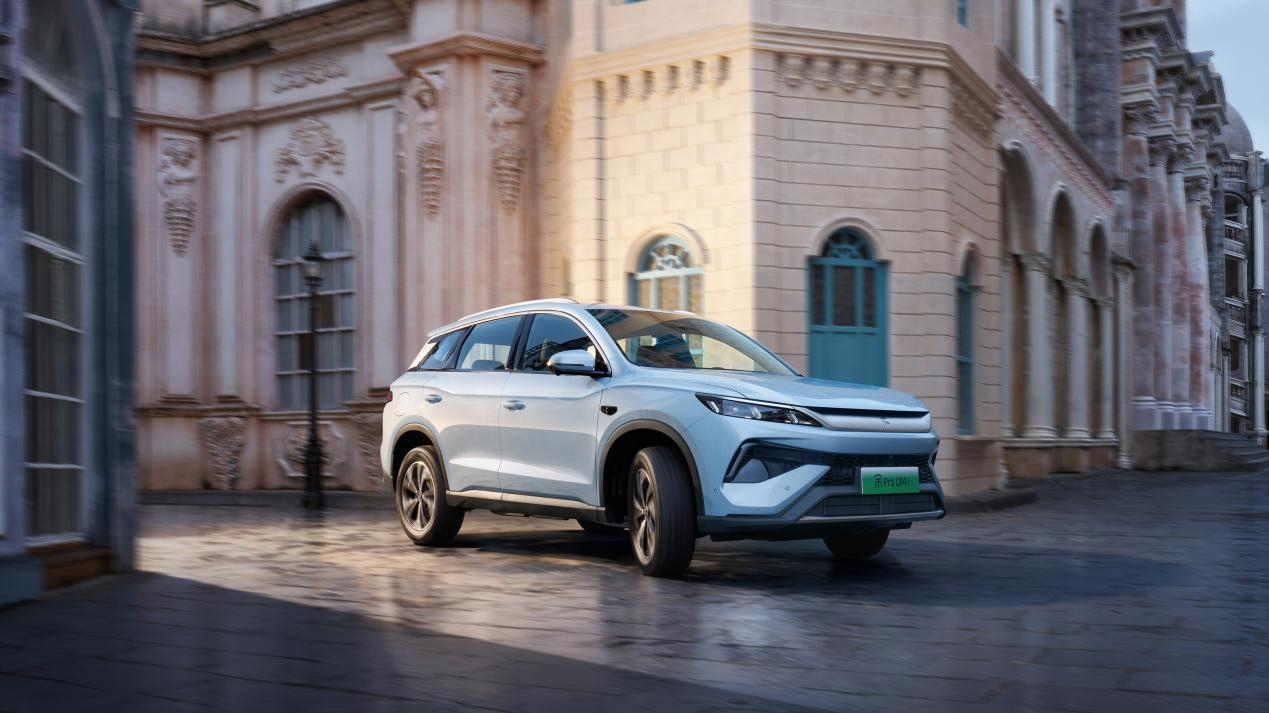 9.98萬起，2026款宋L DM-i上市，純電續(xù)航200km，標(biāo)配云輦C！