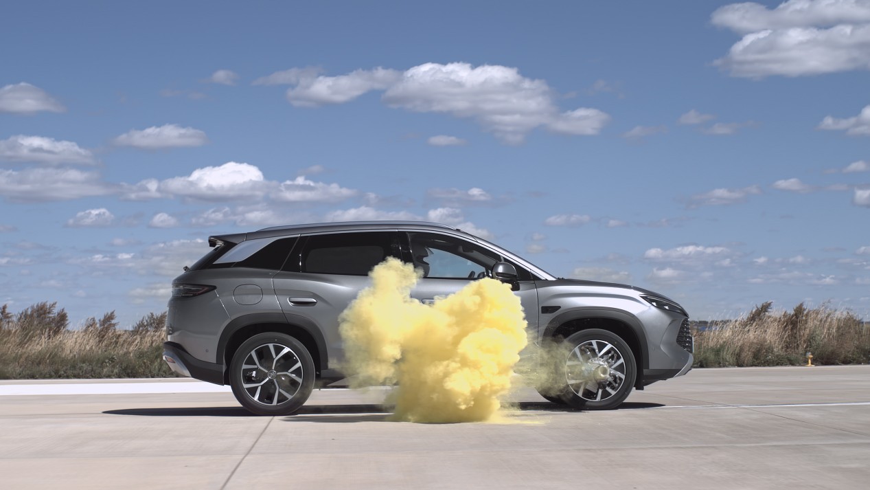 9.98萬起，2026款宋L DM-i上市，純電續(xù)航200km，標(biāo)配云輦C！