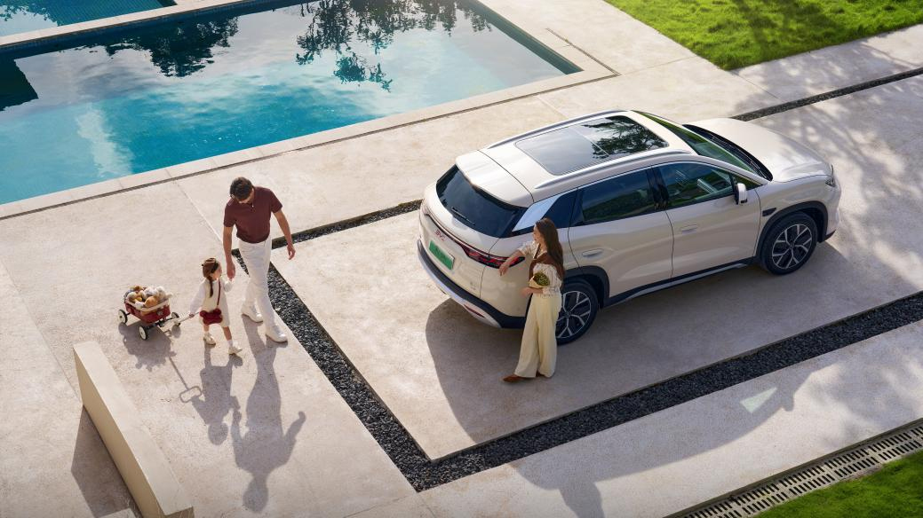 9.98萬起，2026款宋L DM-i上市，純電續(xù)航200km，標(biāo)配云輦C！