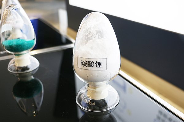 10月我國鋰鹽產(chǎn)量約9.7萬噸LCE 碳酸鋰進口均價6.4萬元/噸