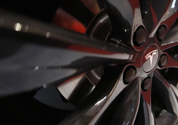 電動(dòng)汽車(chē)八大質(zhì)疑：特斯拉是真實(shí)還是謊言？