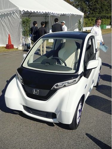 不能再土豪了！超小型電動汽車才是未來主流 