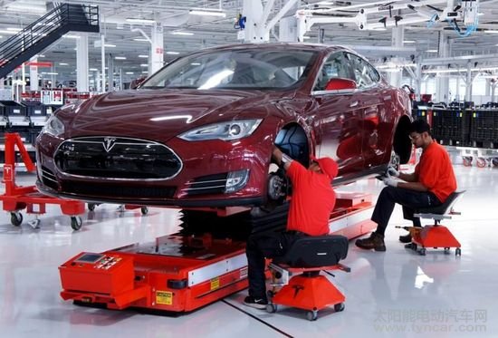 特斯拉：“孔雀開屏”背面 公關不掉的技術命門