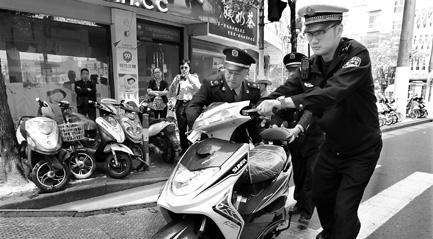 交警部門：上海目前尚有約380萬輛電動車未上牌