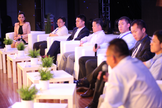 倍斯特榮獲中國財經峰會頒發【2014最佳品牌形象獎】