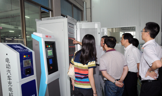 電動汽車充電設施標準化建設調研組走訪易事特