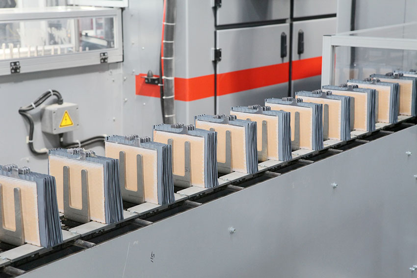 風帆股份AGM電池填補國內混合動力汽車電源產(chǎn)品空白