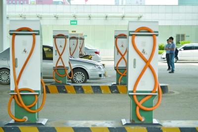 湖北武漢計劃2015年底再建萬余充電樁 湖北武漢計劃2015年底再建萬余充電樁