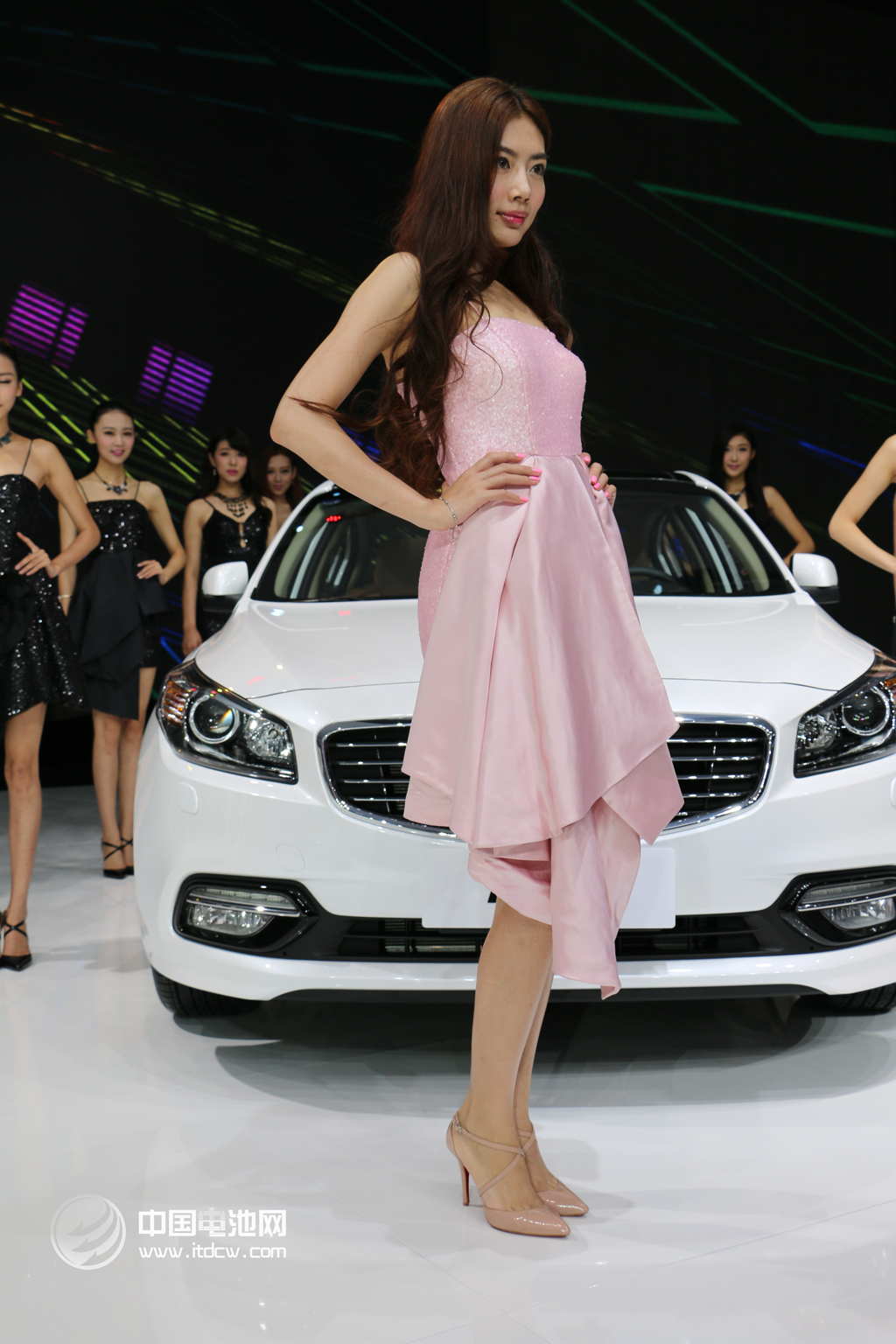 青島新能源汽車充電群開始建設(shè) 目前規(guī)模最大